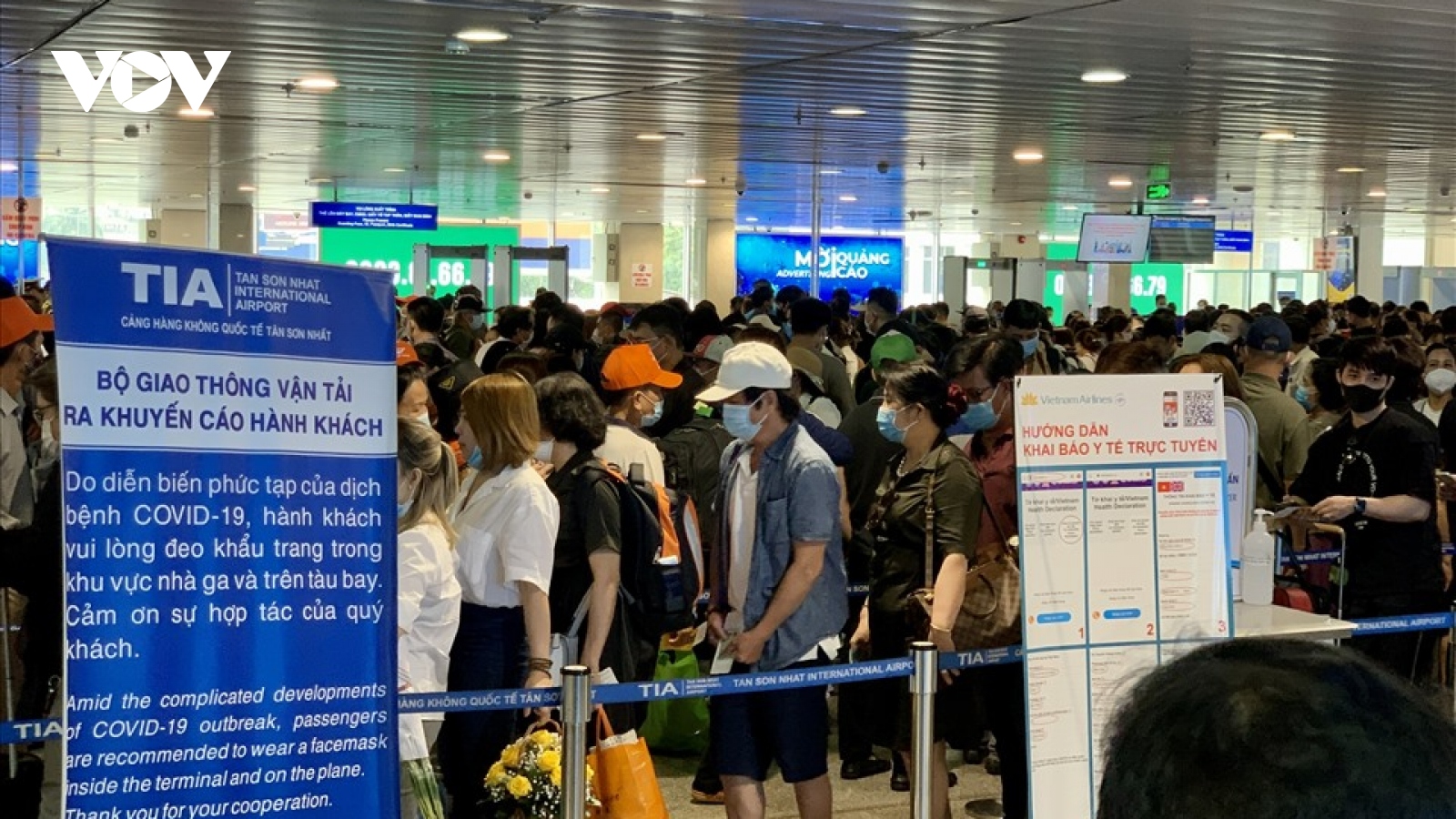Sân bay Tân Sơn Nhất quá tải do hạ tầng hay khai thác kém?