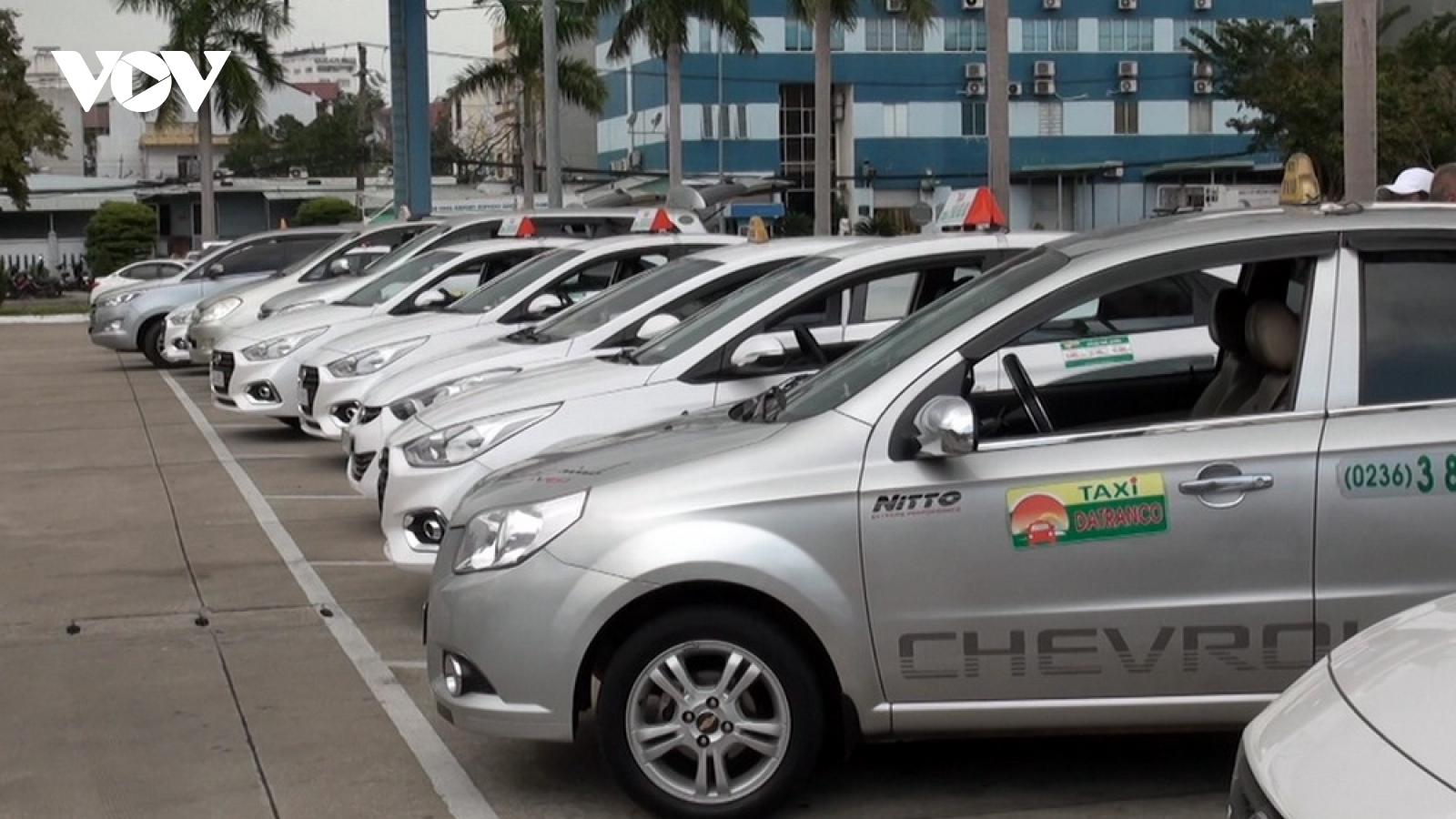 Đà Nẵng cho phép lái xe taxi, xe công nghệ hoạt động trở lại