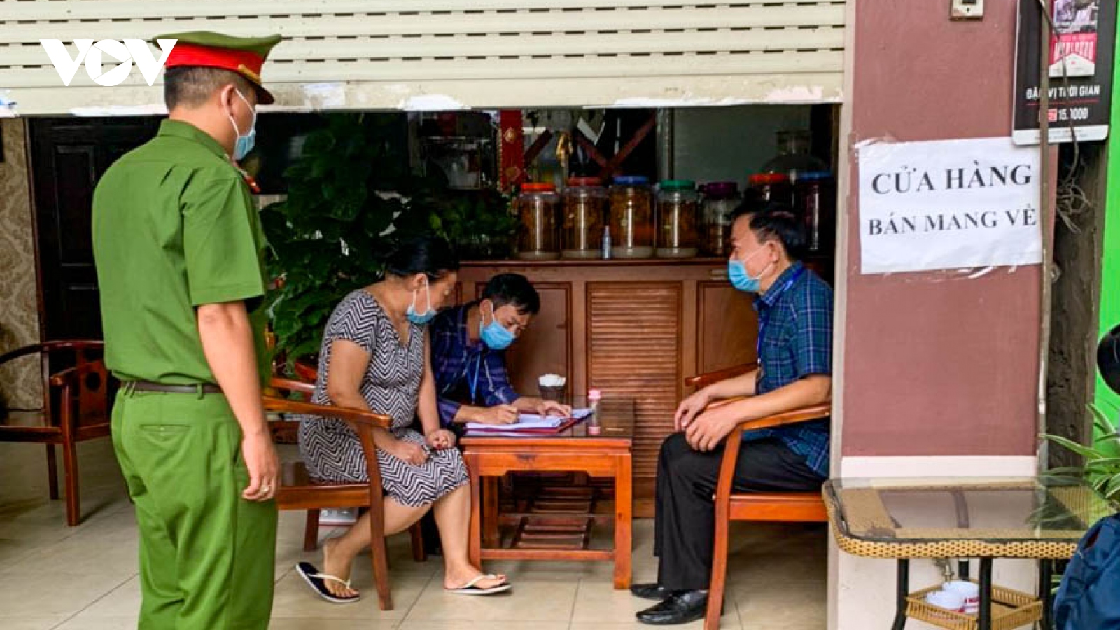 Thực hiện quy định phòng chống dịch Covid-19: Nơi tiếp thu chấn chỉnh, nơi vẫn phớt lờ