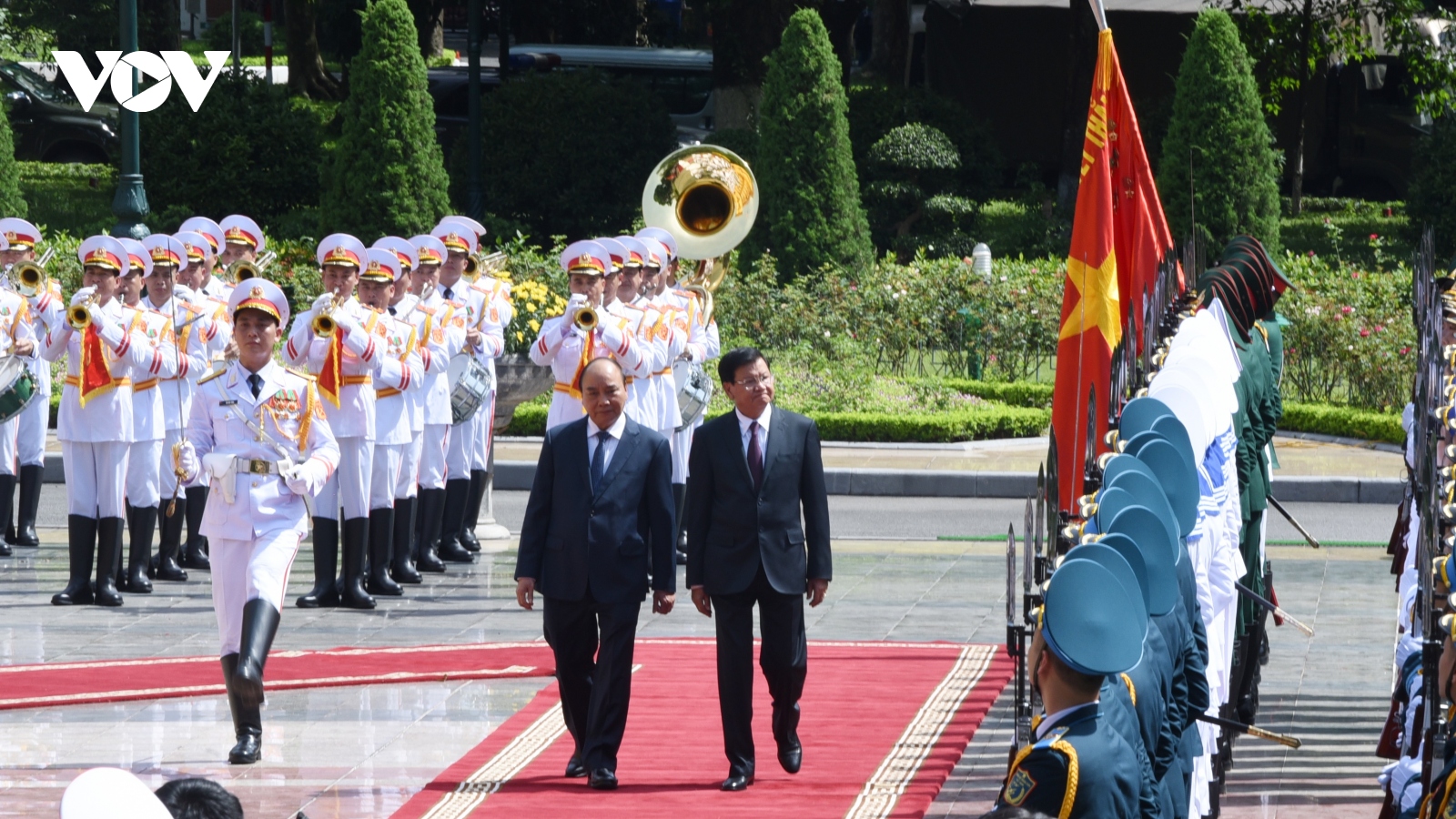 Chủ tịch nước và Phu nhân chủ trì Lễ đón chính thức Tổng Bí thư, Chủ tịch nước Lào