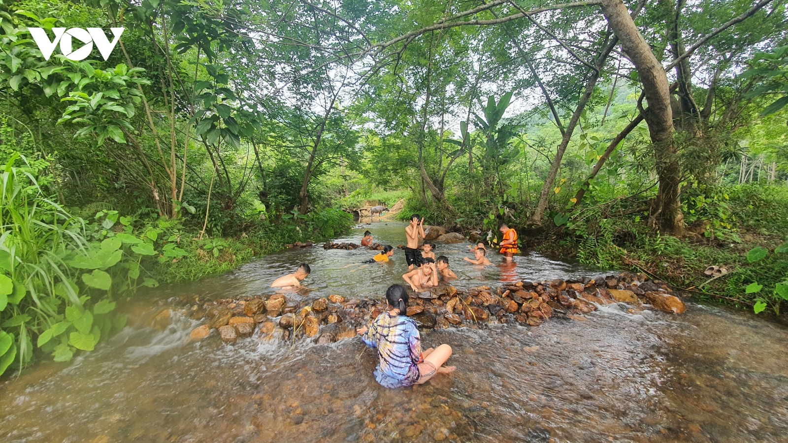 Mô hình dạy trẻ phòng chống đuối nước tại bản làng vùng cao Bắc Kạn