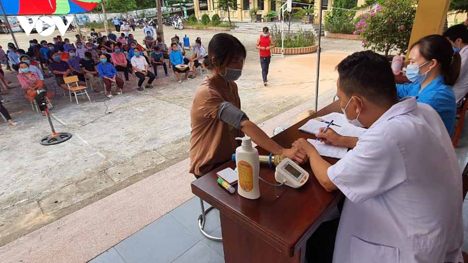Quảng Ninh: Triển khai đăng ký tiêm vaccine Covid-19 trực tuyến cho người dân