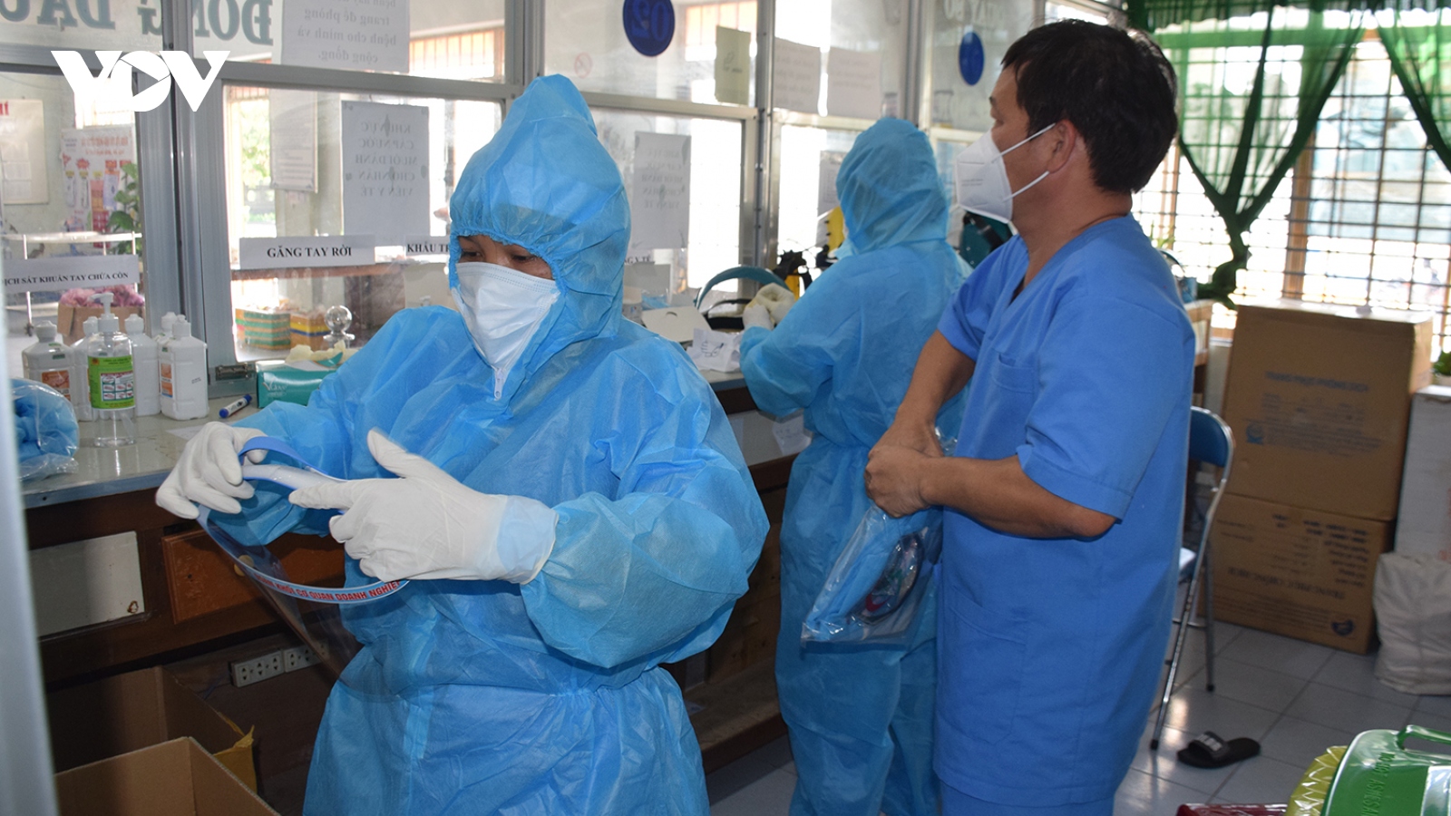 3 nhân viên y tế mắc COVID-19, bệnh viện dã chiến ở Phú Yên tạm dừng tiếp nhận bệnh nhân