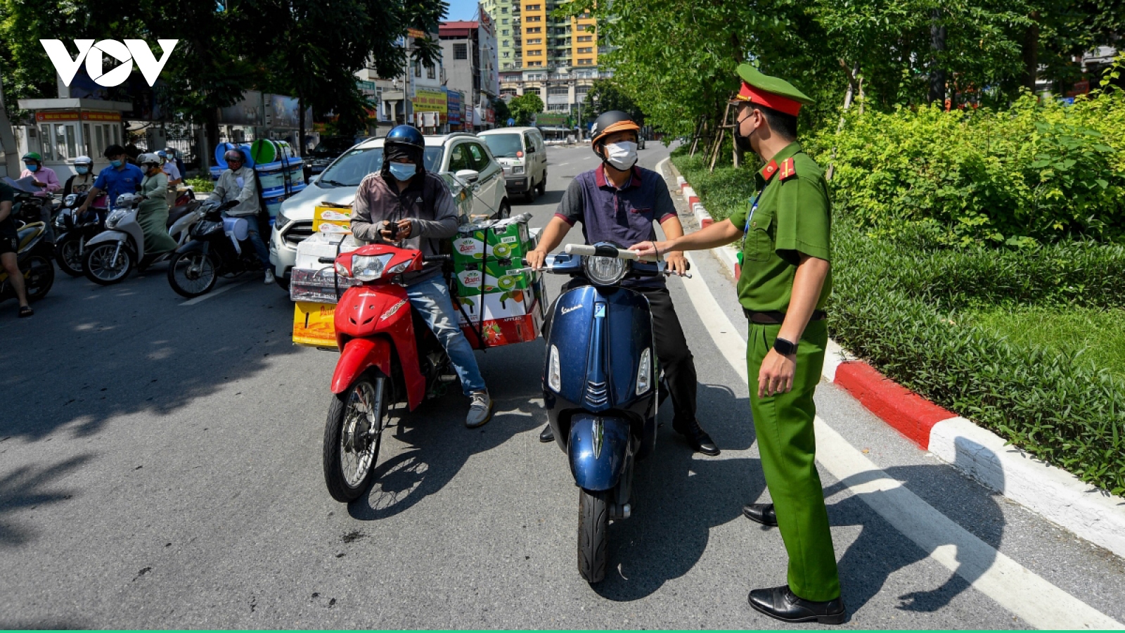 1 tháng giãn cách, Hà Nội xử phạt trên 26.000 người ra đường không có lý do chính đáng