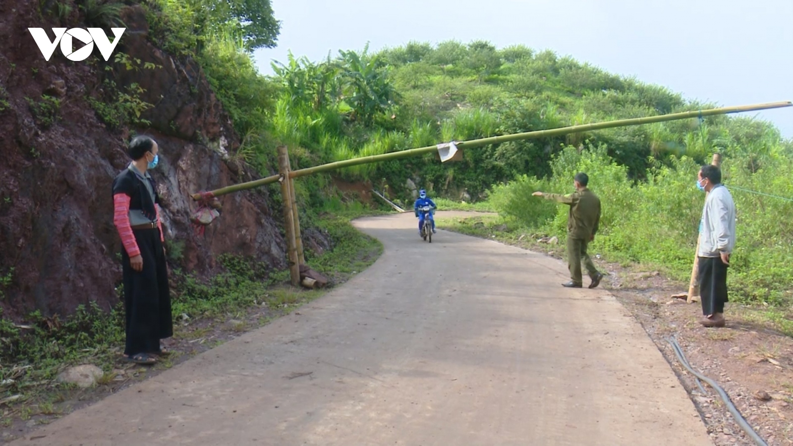 "Thế trận" bảo vệ làng bản của Tổ phòng chống Covid cộng đồng tại Mộc Châu