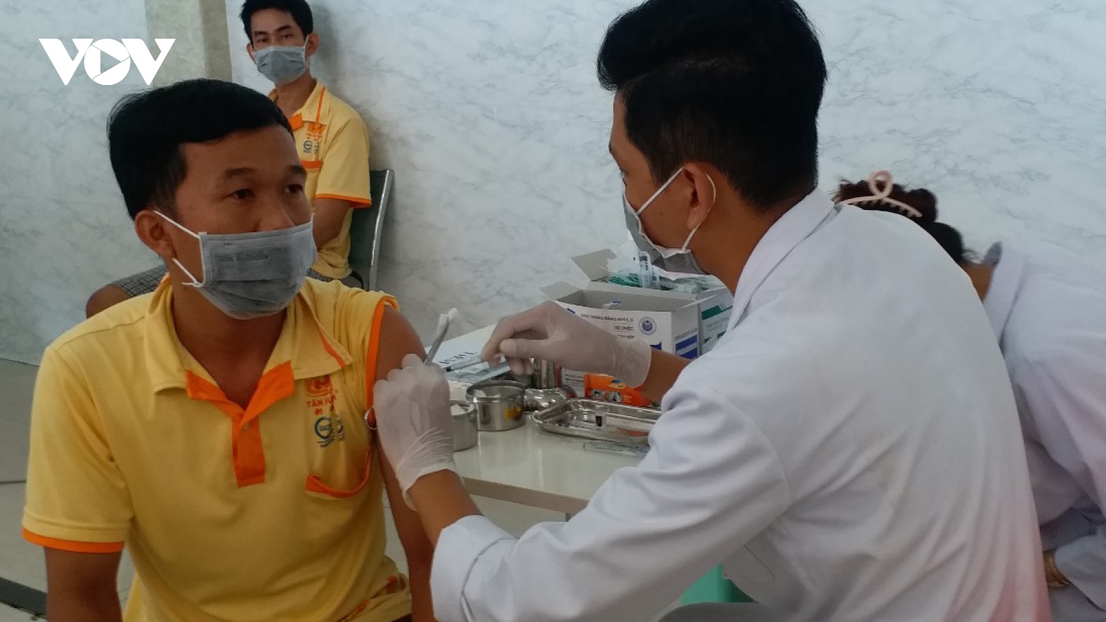 Đẩy nhanh tiến độ tiêm vaccine phòng Covid-19 cho người lao động Sóc Trăng