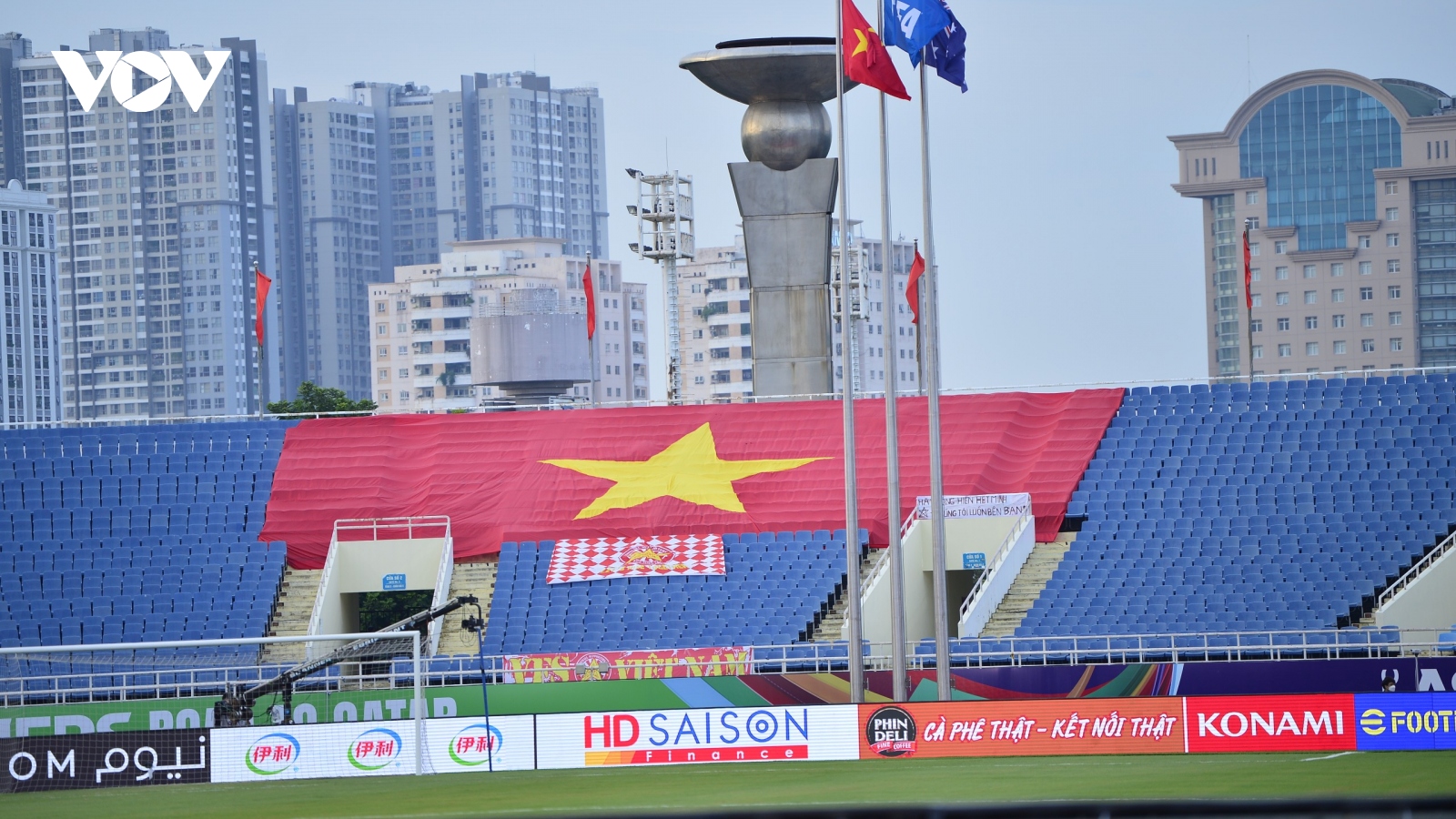Sân Mỹ Đình trống vắng, CĐV vẫn có cách "tiếp lửa" đặc biệt cho ĐT Việt Nam đấu Australia