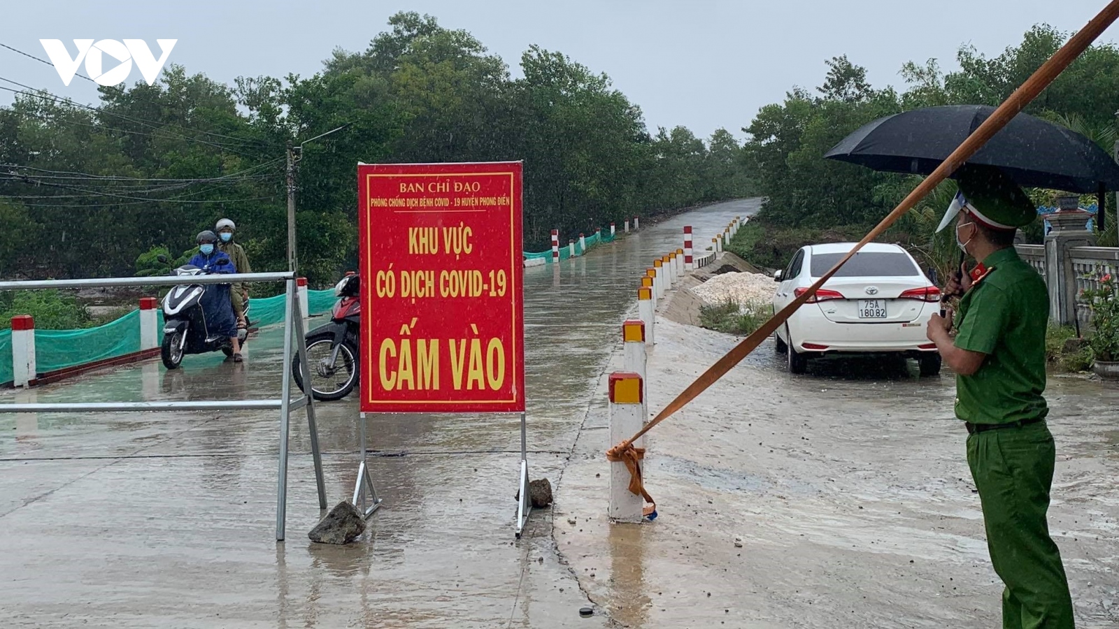 Phát hiện chùm ca bệnh cộng đồng, phong tỏa một xã ở Thừa Thiên Huế