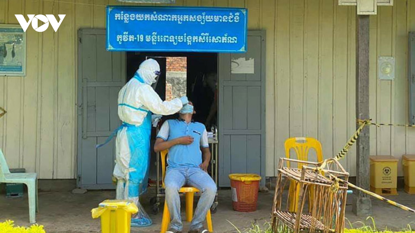 Bộ y tế Campuchia cho phép các khách sạn chăm sóc, điều trị bệnh nhân Covid-19 nhẹ
