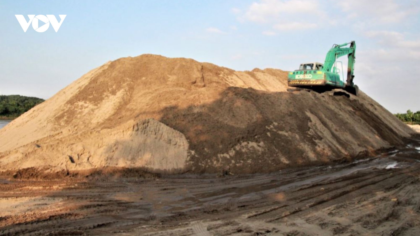 Hàng chục bãi tập kết cát, sỏi trái phép ở Yên Bái bị xử lý