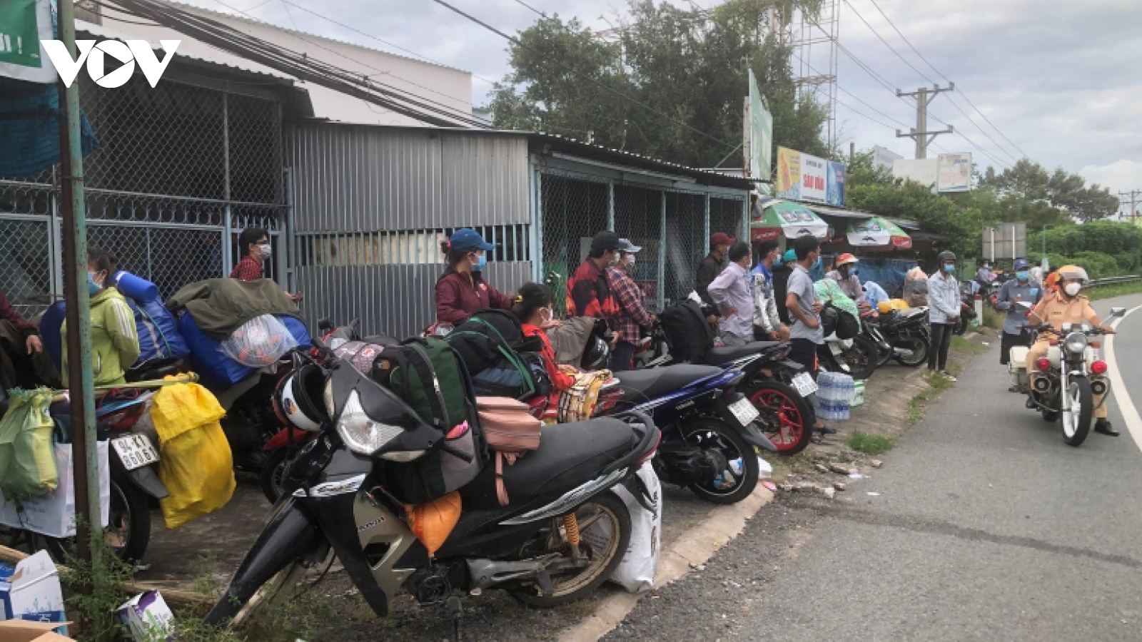 Hậu Giang: Hỗ trợ đưa hơn 300 công dân các tỉnh Sóc Trăng, Bạc Liêu, Cà Mau về quê