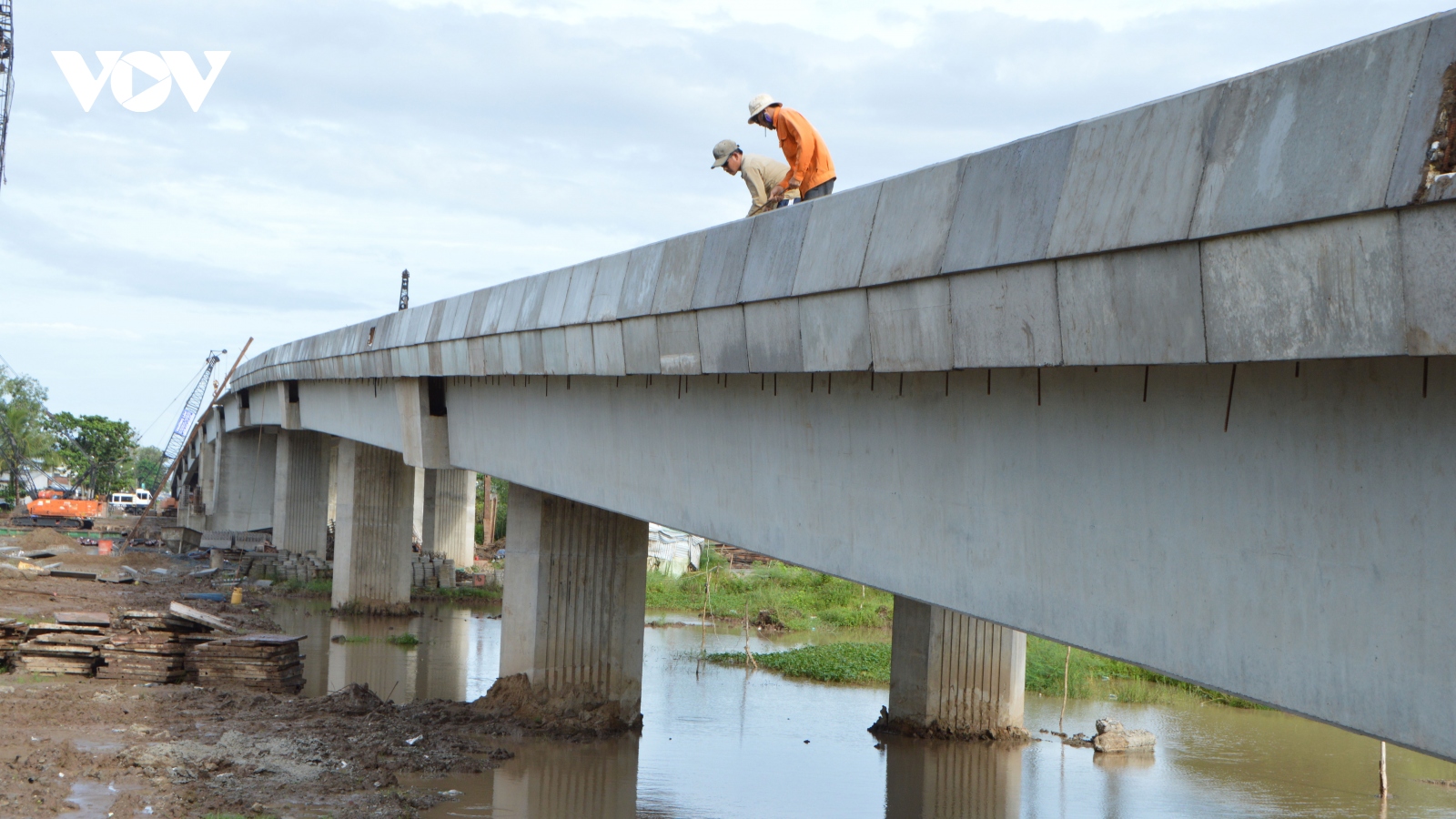 Hợp long cầu Mạc Đĩnh Chi kết nối TP Sóc Trăng với huyện Trần Đề