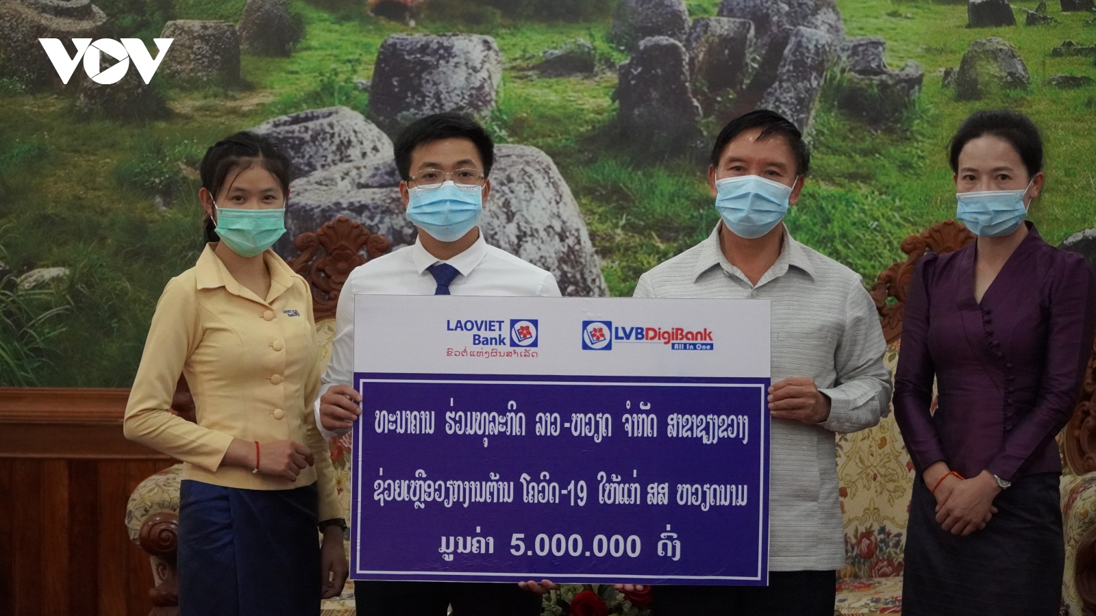 Tỉnh Xiengkhuang (Lào) chung tay hỗ trợ TP.HCM phòng chống Covid-19