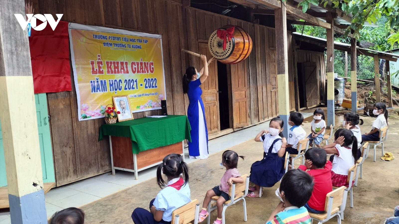 Lễ khai giảng đặc biệt trên vùng rẻo cao Quảng Nam