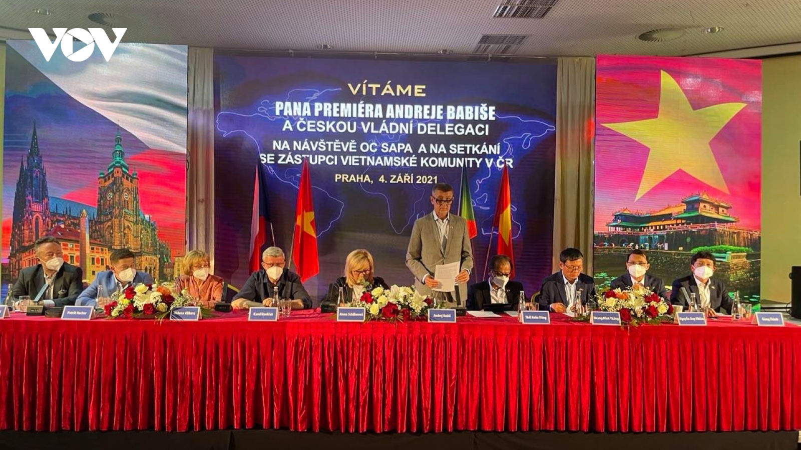 Thủ tướng Séc gặp gỡ đại diện cộng đồng người Việt tại Praha