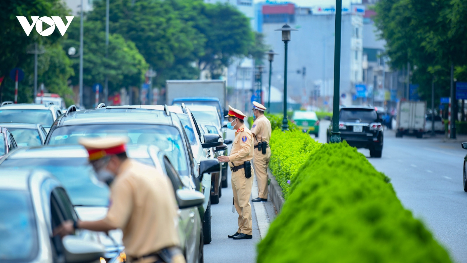Công an Hà Nội yêu cầu gần 4.000 lượt phương tiện không được ra, vào thành phố