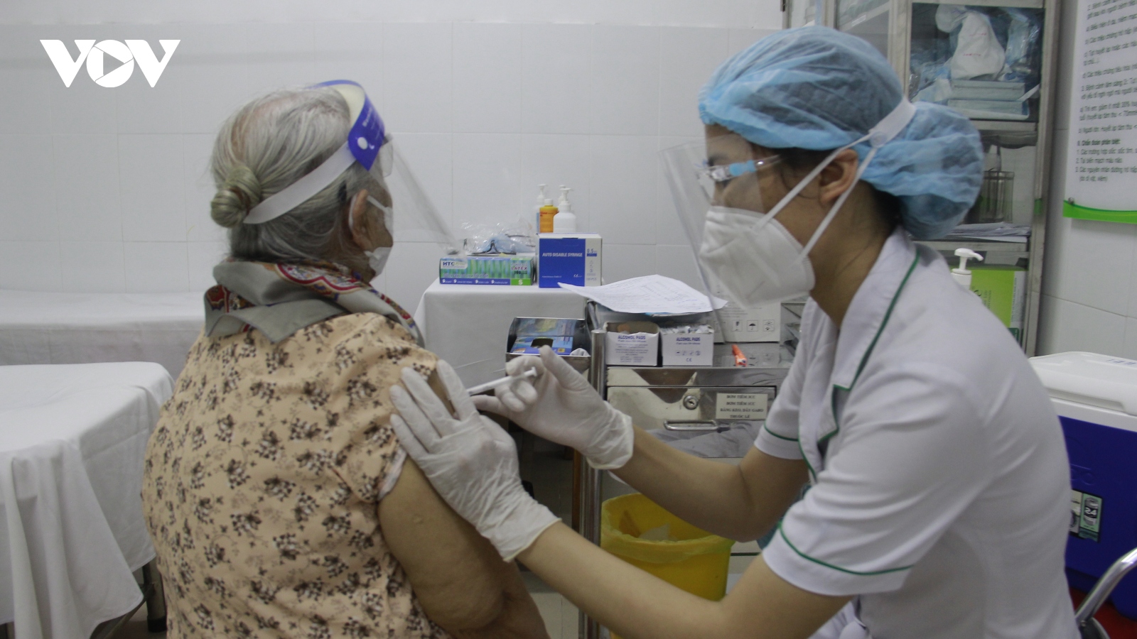 TP.HCM chuẩn bị tiêm vaccine Covid-19 mũi 3 cho người có nguy cơ cao