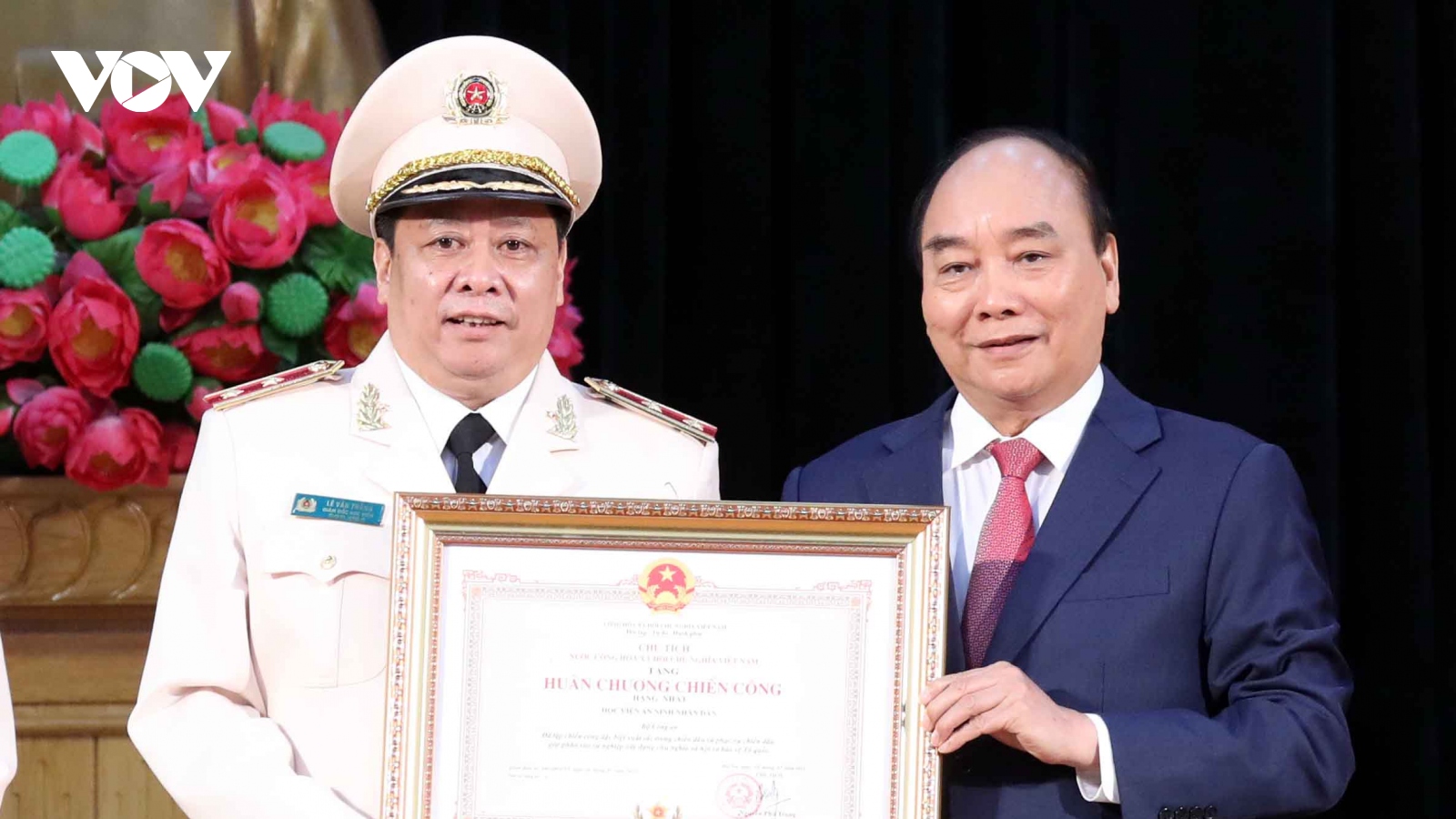 Chủ tịch nước trao Huân chương Chiến công hạng Nhất cho Học viện An ninh nhân dân
