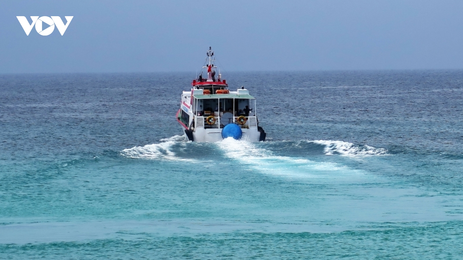 Quảng Ngãi cho phép vận tải hành khách từ đất liền ra đảo Lý Sơn