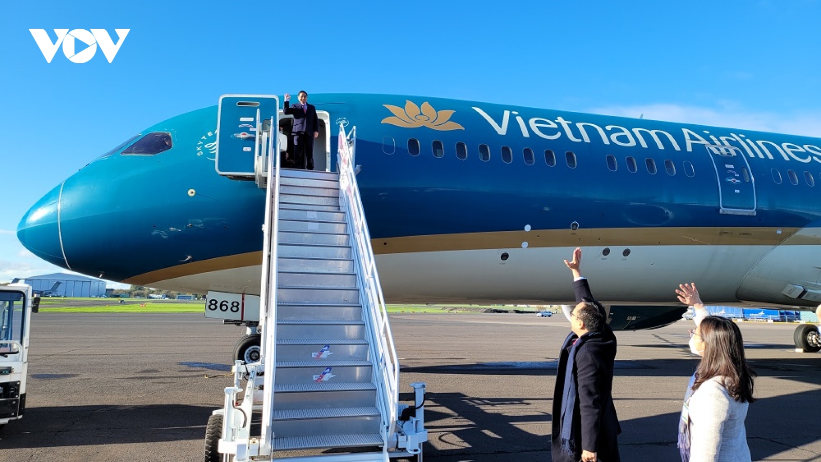Thủ tướng Phạm Minh Chính rời Vương quốc Anh, lên đường thăm chính thức CH Pháp