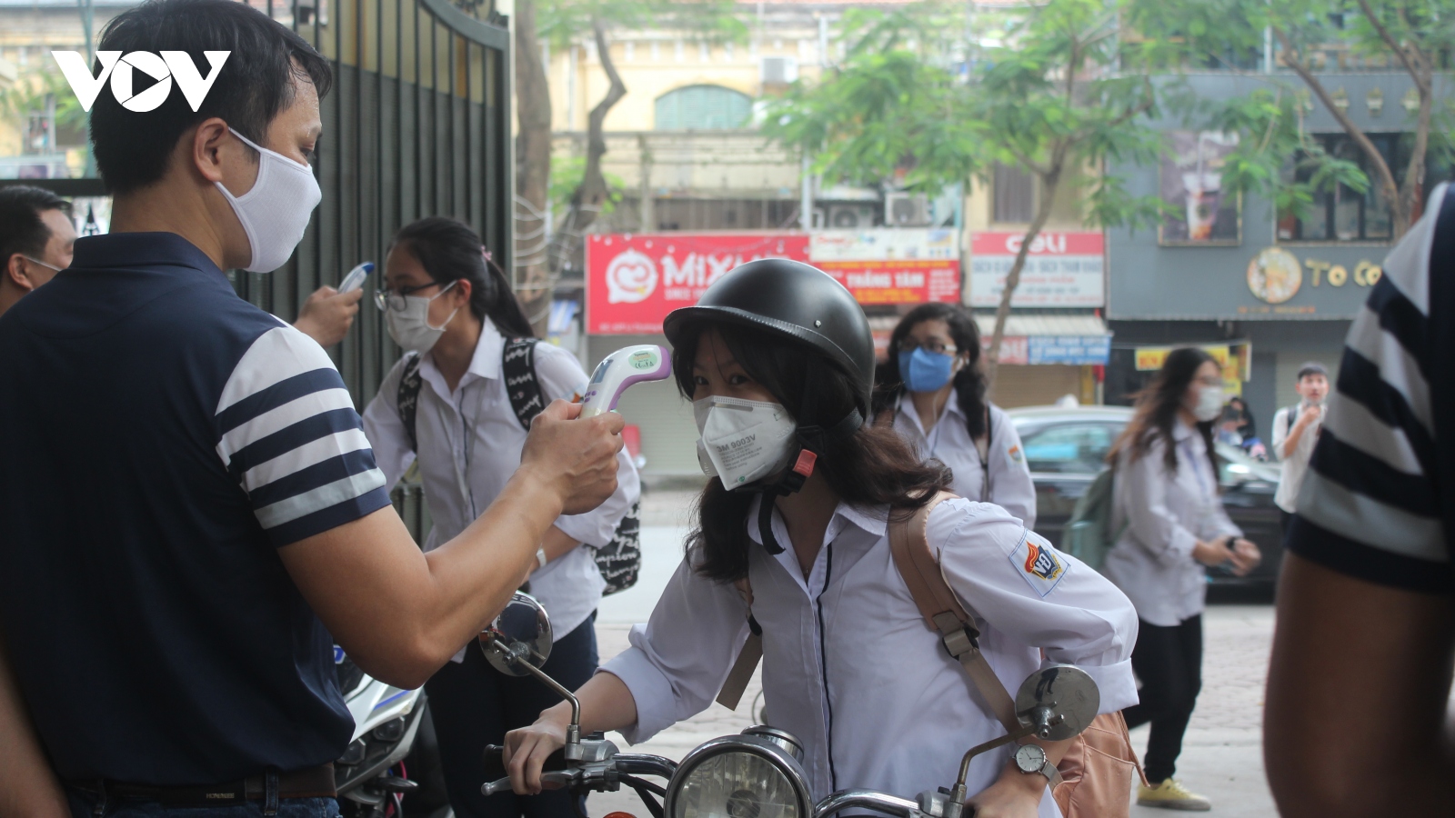 Các trường ngoại thành Hà Nội lên kịch bản học trực tiếp với “1 cung đường, 2 điểm đến”