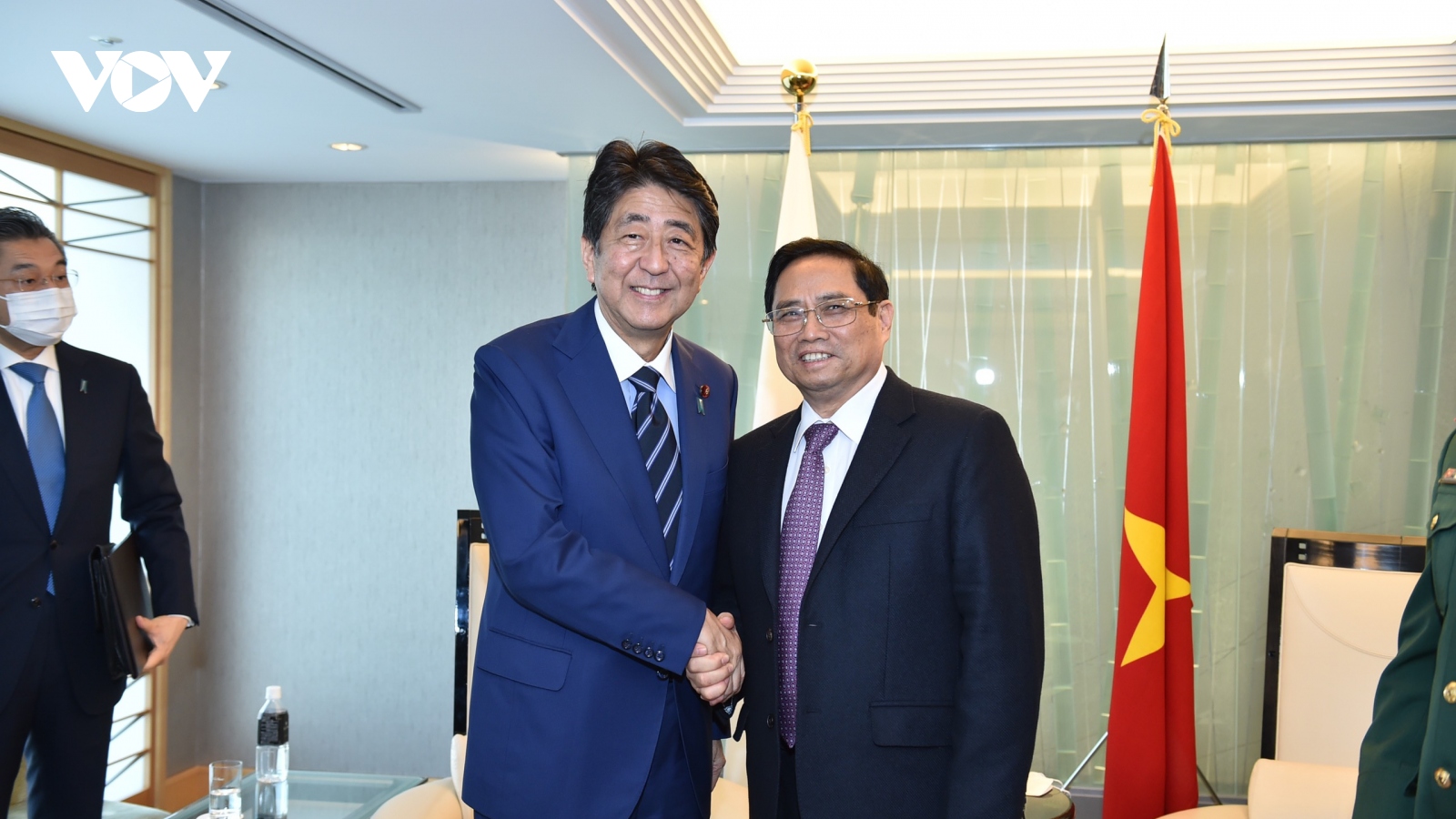 Thủ tướng Phạm Minh Chính tiếp cựu Thủ tướng Nhật Bản Abe Shinzo