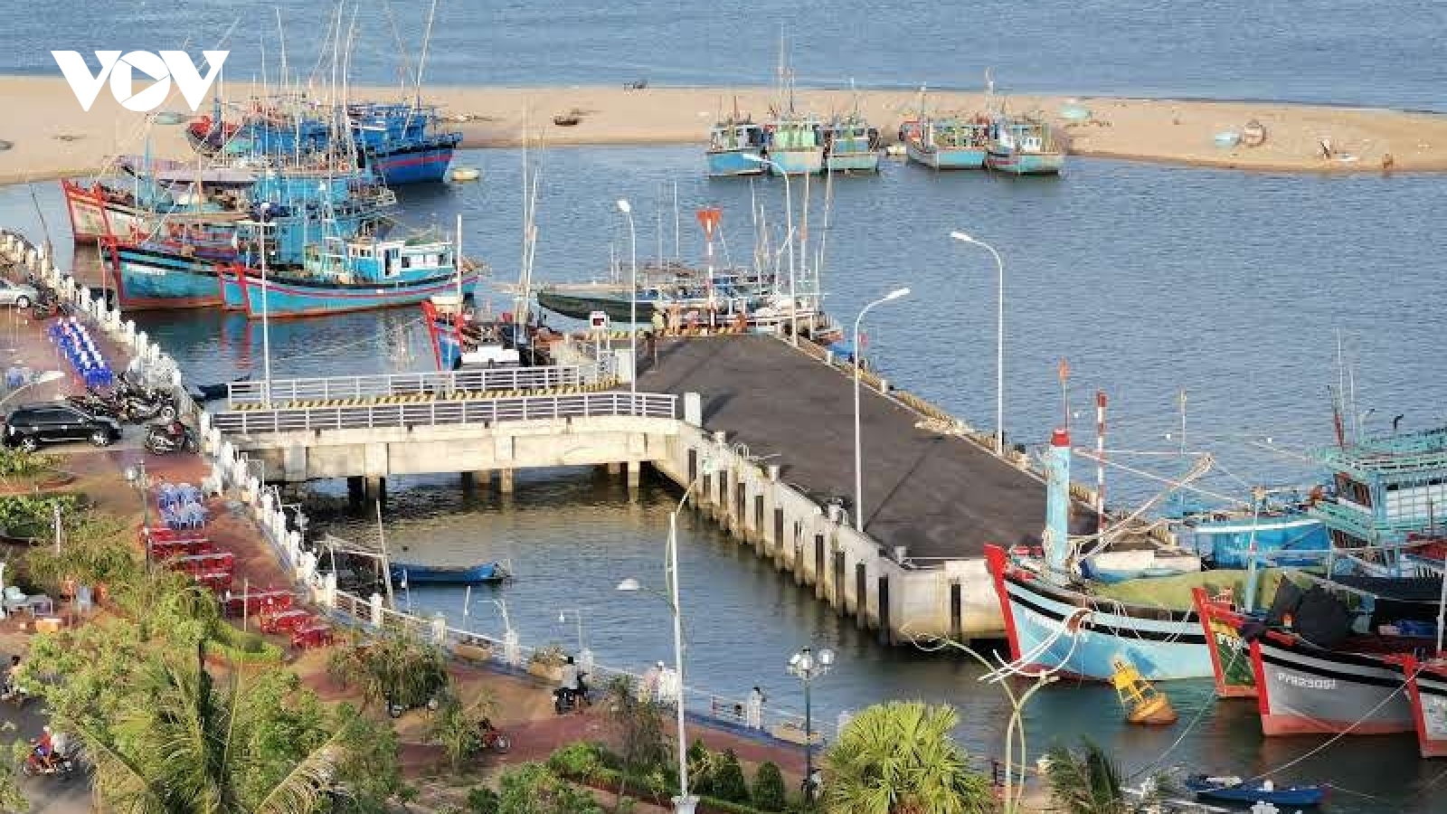 Ngư dân Phú Yên đầu tư thiết bị nâng cao hiệu quả đánh bắt thủy sản