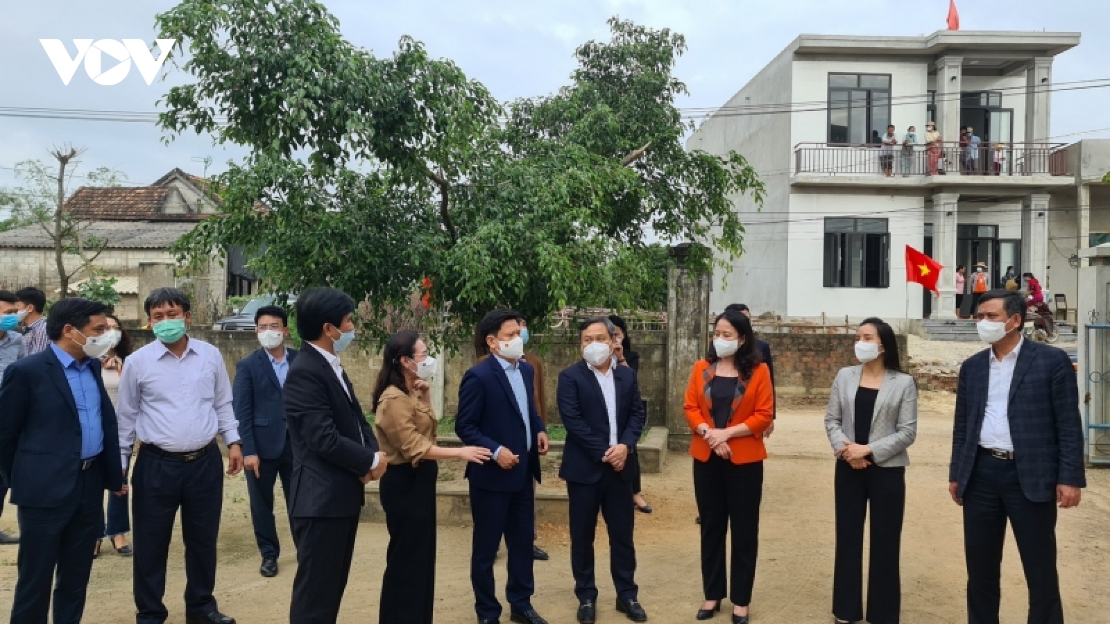 Phó Chủ tịch nước Võ Thị Ánh Xuân thăm bà con vùng rốn lũ Quảng Bình