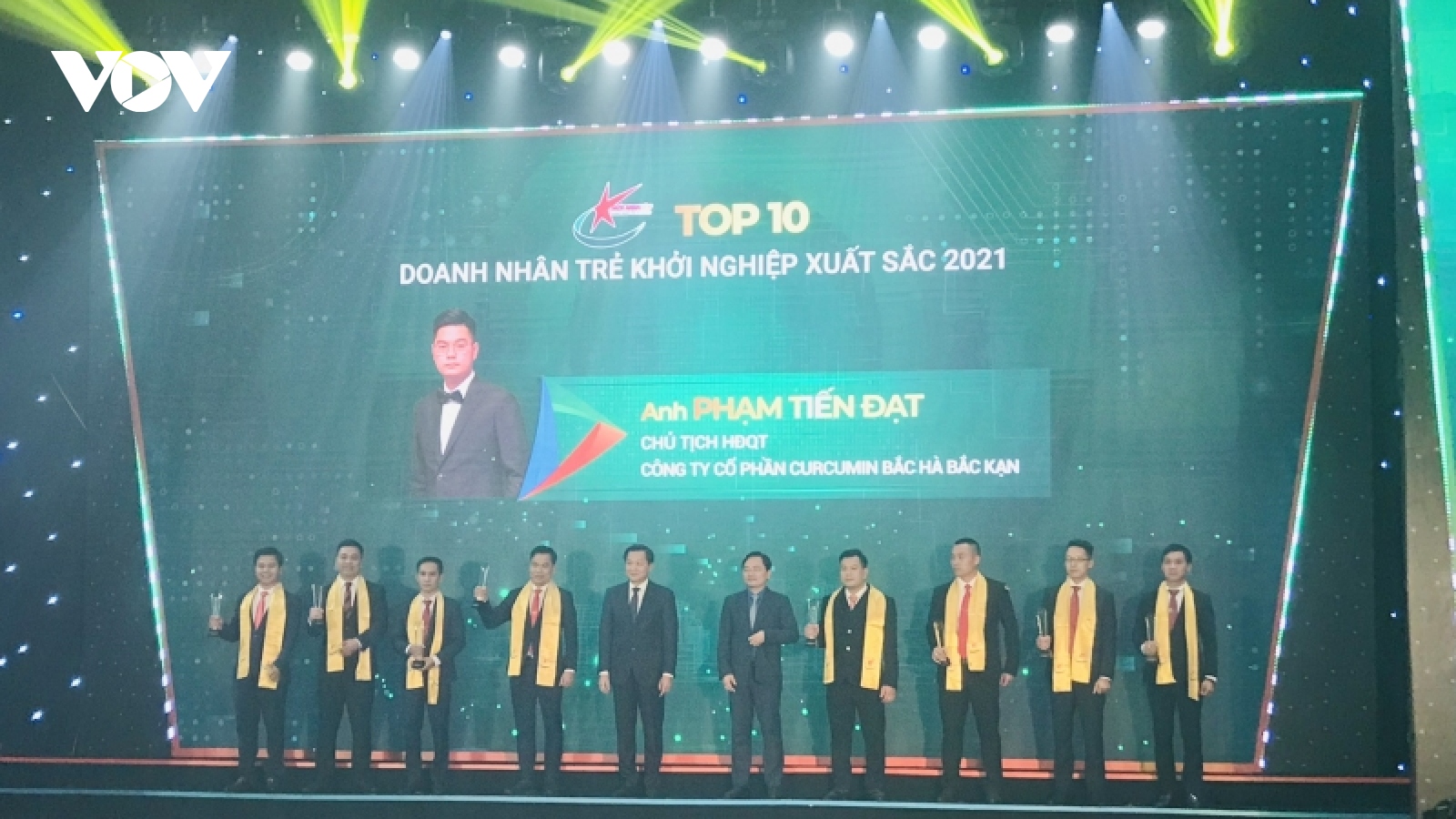 Phó Thủ tướng Lê Minh Khái dự Lễ trao Danh hiệu “Doanh nhân trẻ khởi nghiệp xuất sắc 2021”