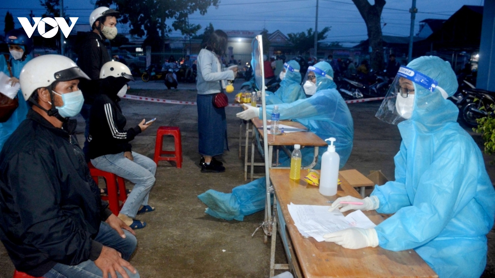 Sinh viên ngành y ở Đắk Lắk tình nguyện góp sức phòng chống dịch Covid-19