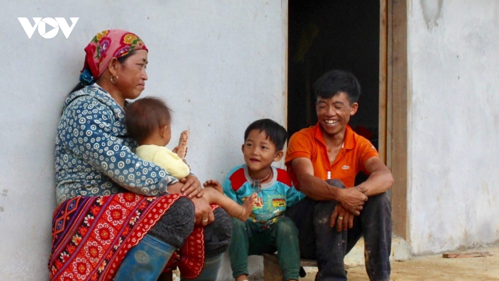 Hơn 800 hộ nghèo ở Sơn La được hỗ trợ làm nhà ở
