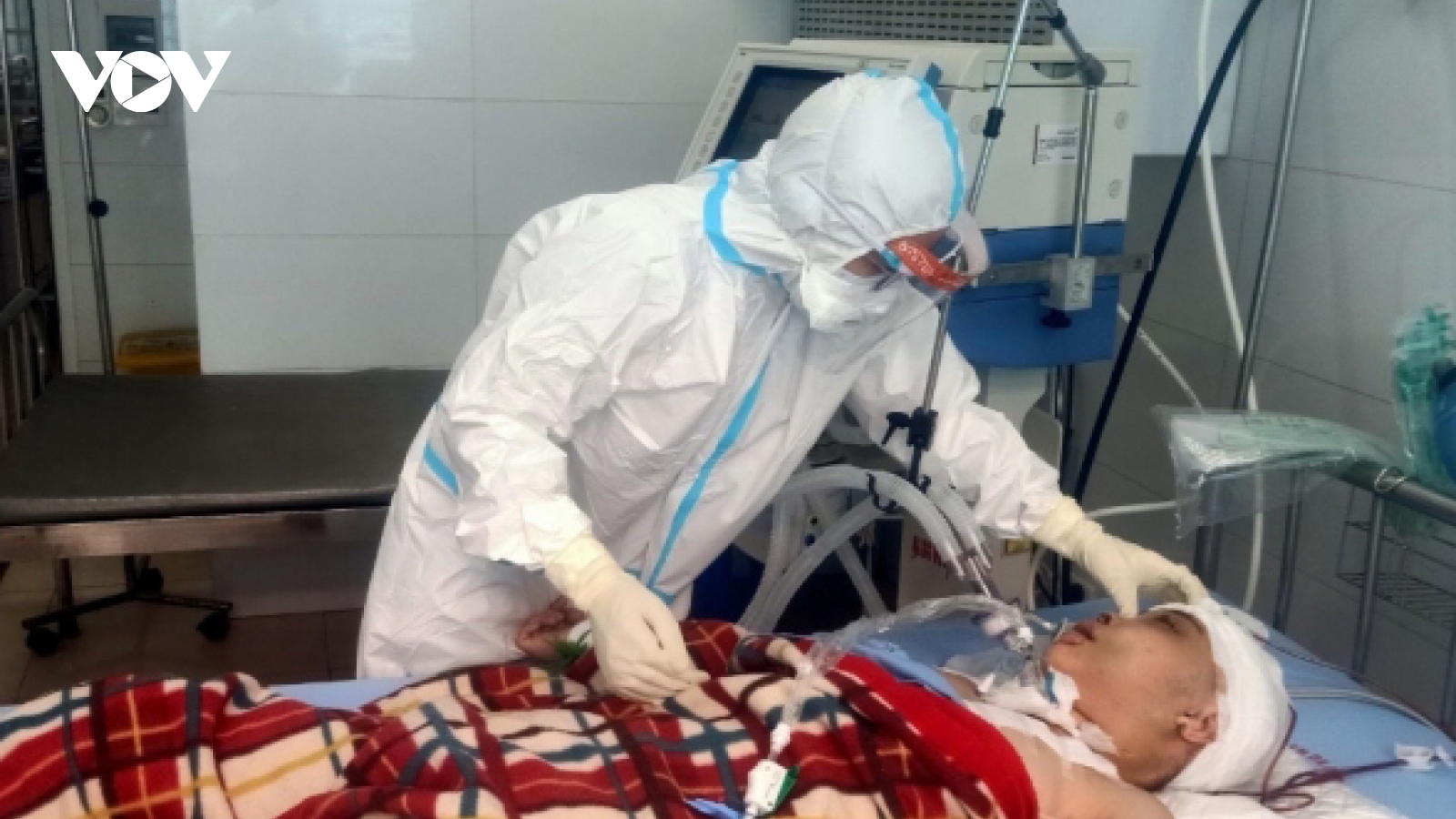 Kịp thời cứu chữa bệnh nhân nặng mắc Covid-19 ở Thanh Hóa