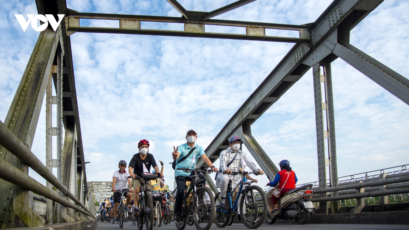 Sôi động ngày hội đạp xe cổ động vì Du lịch và môi trường Huế 2022