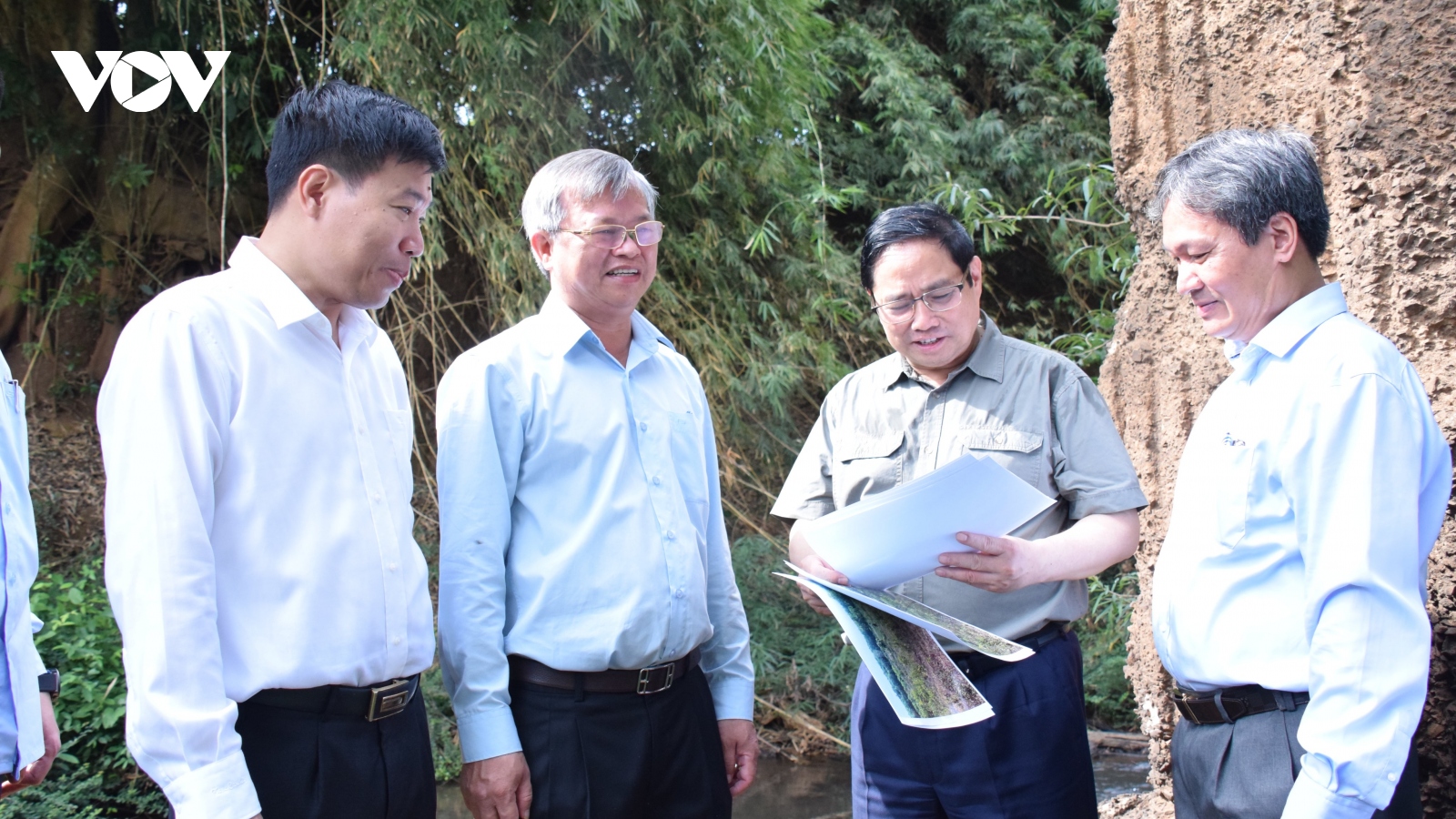 Thủ tướng Phạm Minh Chính kiểm tra dự án giao thông trọng điểm tại Bình Phước