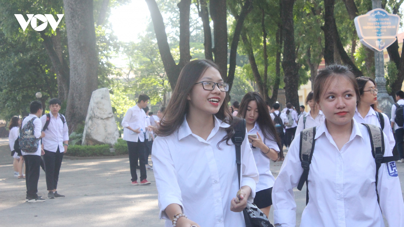 Học sinh từ lớp 7-12 ở Hà Nội được phép đi học trực tiếp