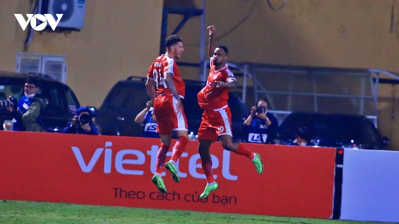 Song sát Pedro - Geovane tỏa sáng, Viettel FC vượt ải Sài Gòn FC, dẫn đầu V-League 2022