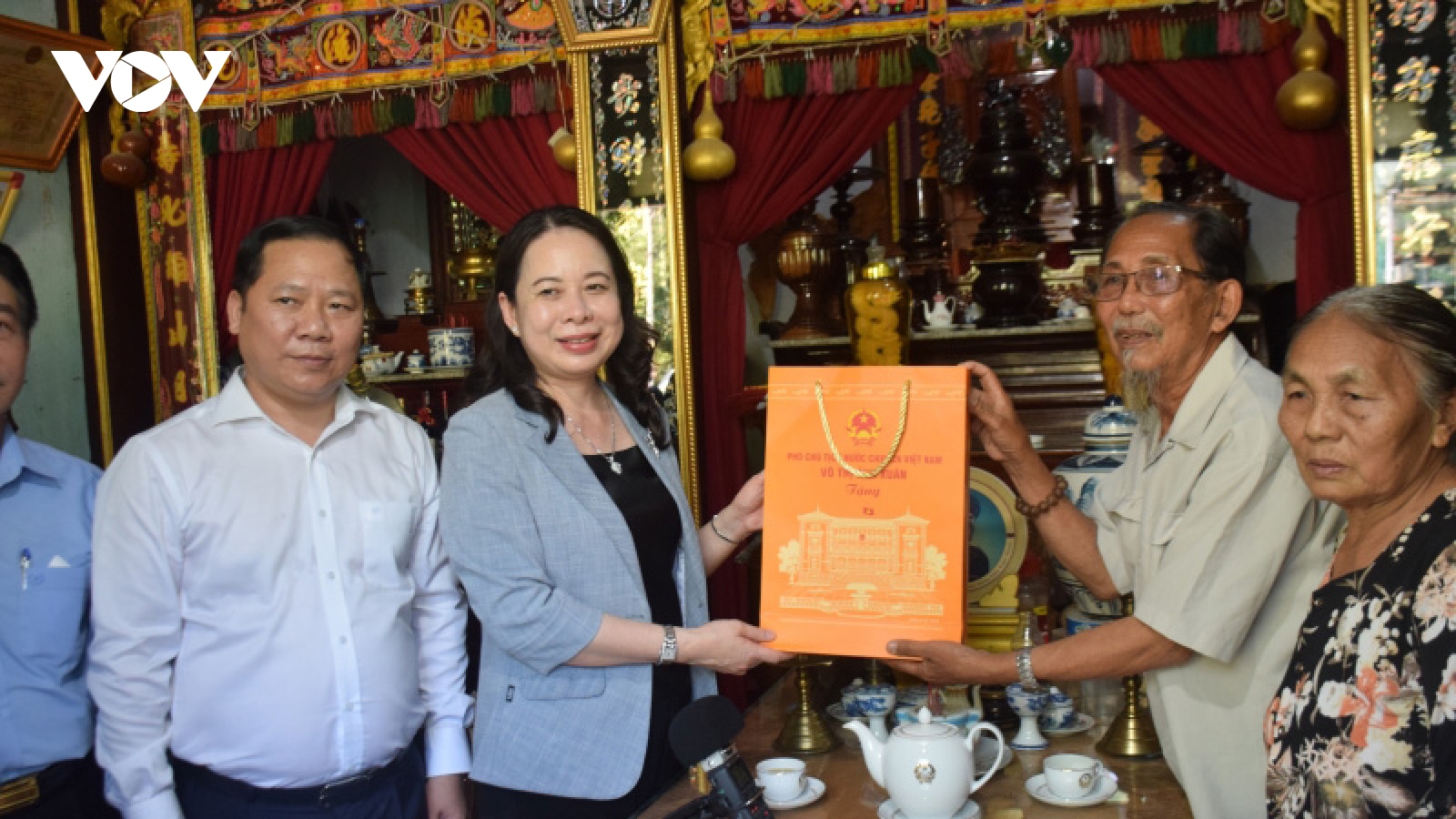Phó Chủ tịch nước Võ Thị Ánh Xuân thăm gia đình chính sách ở Bình Định