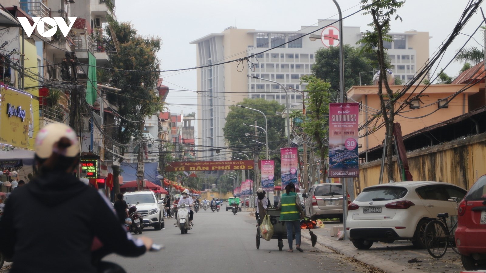 "Rác quảng cáo" ngoài trời tràn lan ở TP Bắc Giang