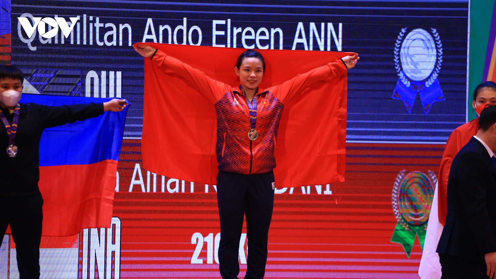 Bị chấn thương, Hồng Thanh vẫn phá kỷ lục SEA Games giúp cử tạ Việt Nam vượt chỉ tiêu vàng