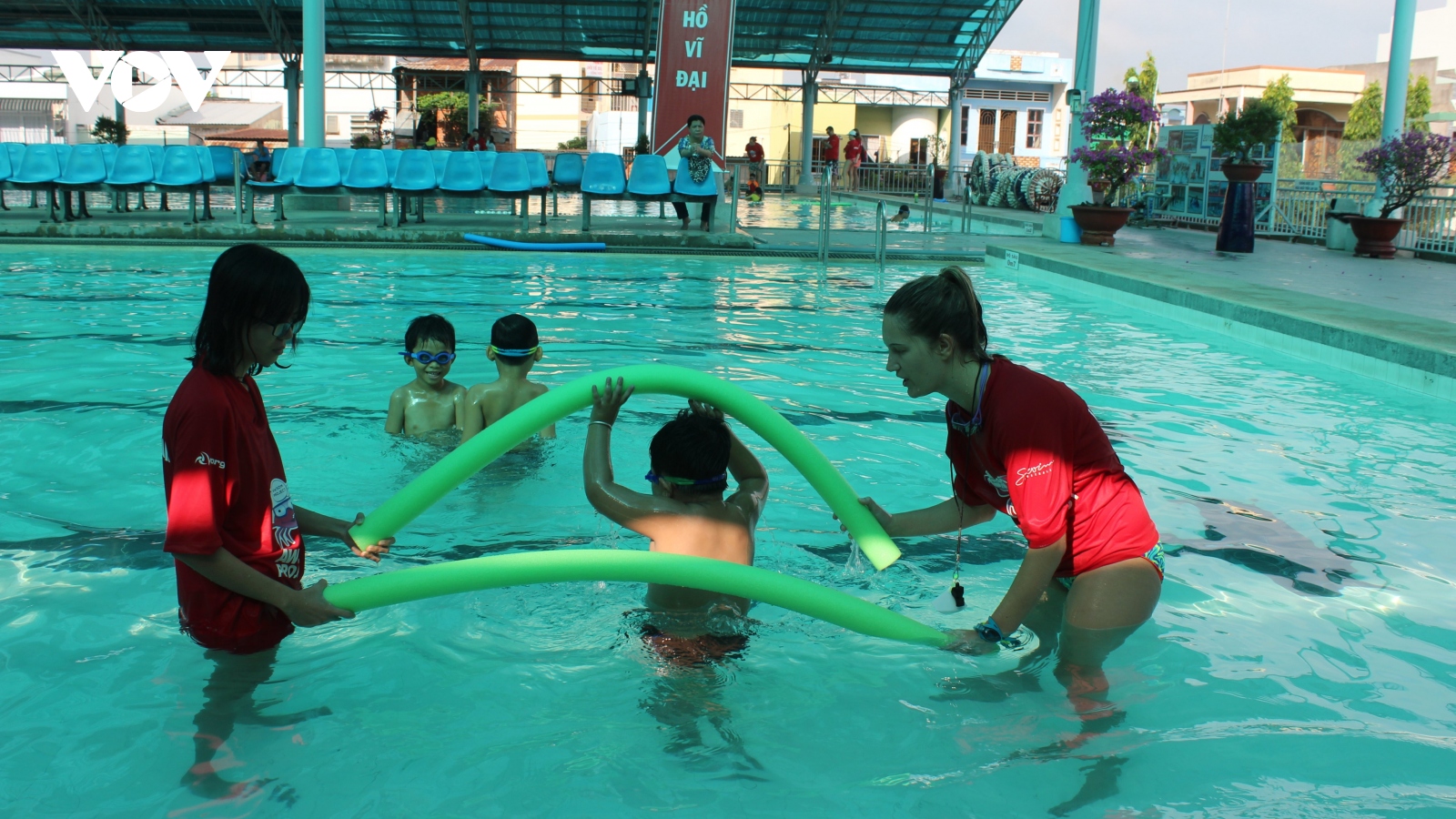 Tiền Giang phổ cập kỹ năng bơi lội, chống đuối nước ở trẻ em