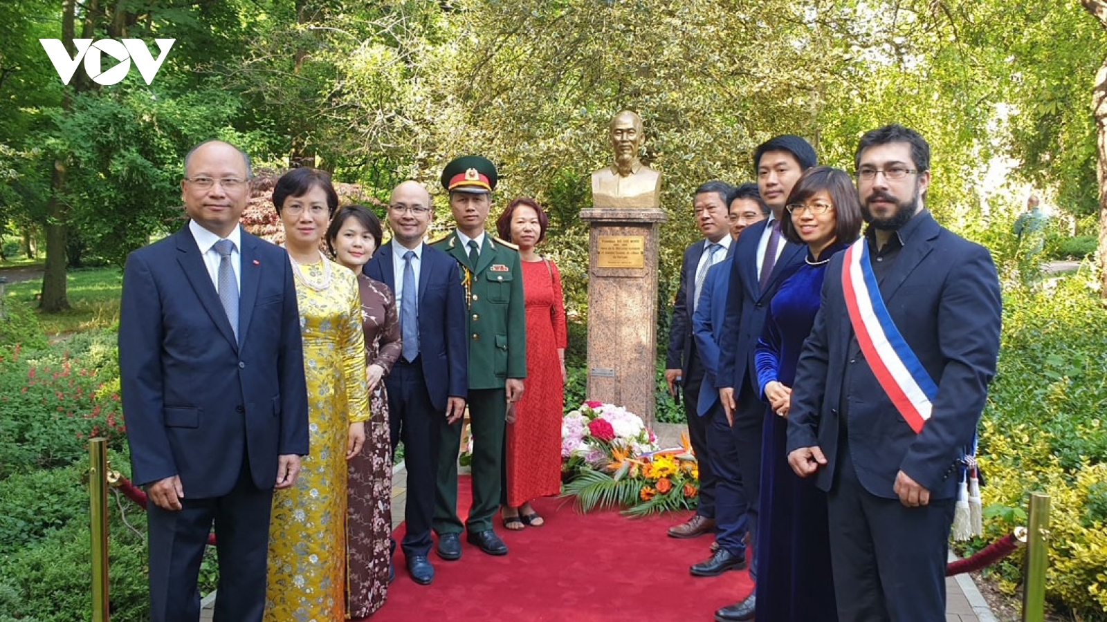 Kỷ niệm 132 năm Ngày sinh Chủ tịch Hồ Chí Minh tại Pháp
