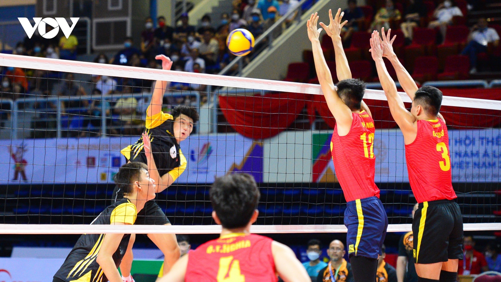 SEA Games 31: Bóng chuyền nam Việt Nam đánh bại Malaysia trong trận ra quân