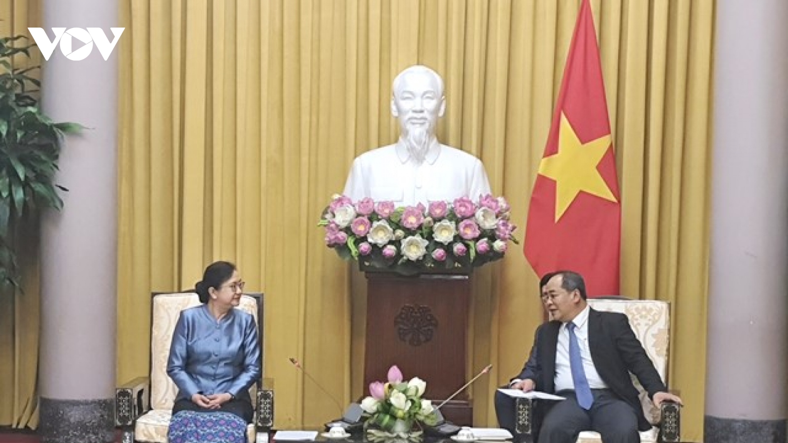 Chủ nhiệm Văn phòng Chủ tịch nước tiếp Chủ nhiệm Văn phòng Chủ tịch nước Lào