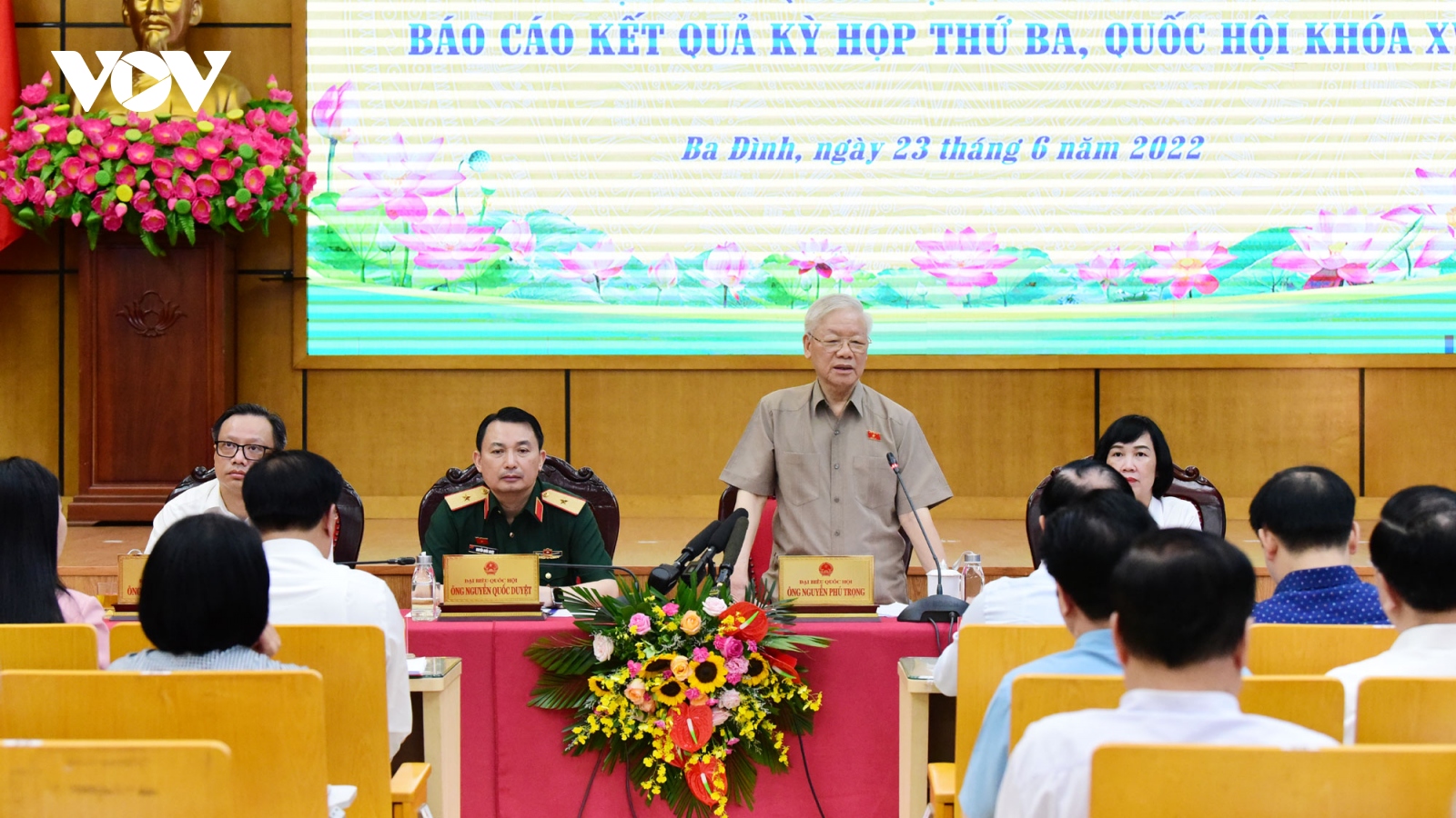 Tổng Bí thư tiếp xúc cử tri Hà Nội: Nhiều ý kiến thẳng thắn về chống tham nhũng