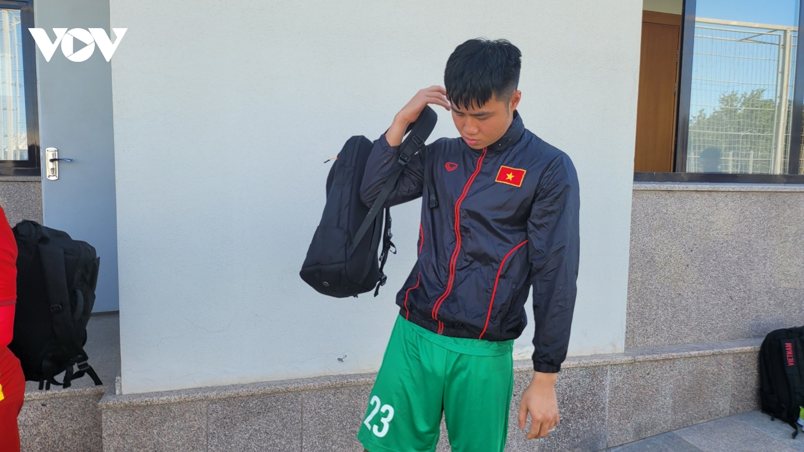 Không thể đấu U23 Hàn Quốc, Văn Toản vẫn tập cùng U23 Việt Nam với vật thể lạ ở ngón tay