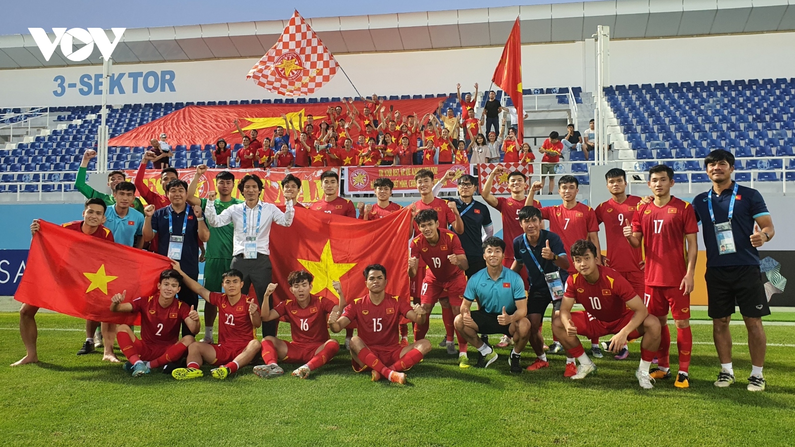 U23 Việt Nam vào tứ kết U23 châu Á 2022: Bất ngờ nối tiếp bất ngờ