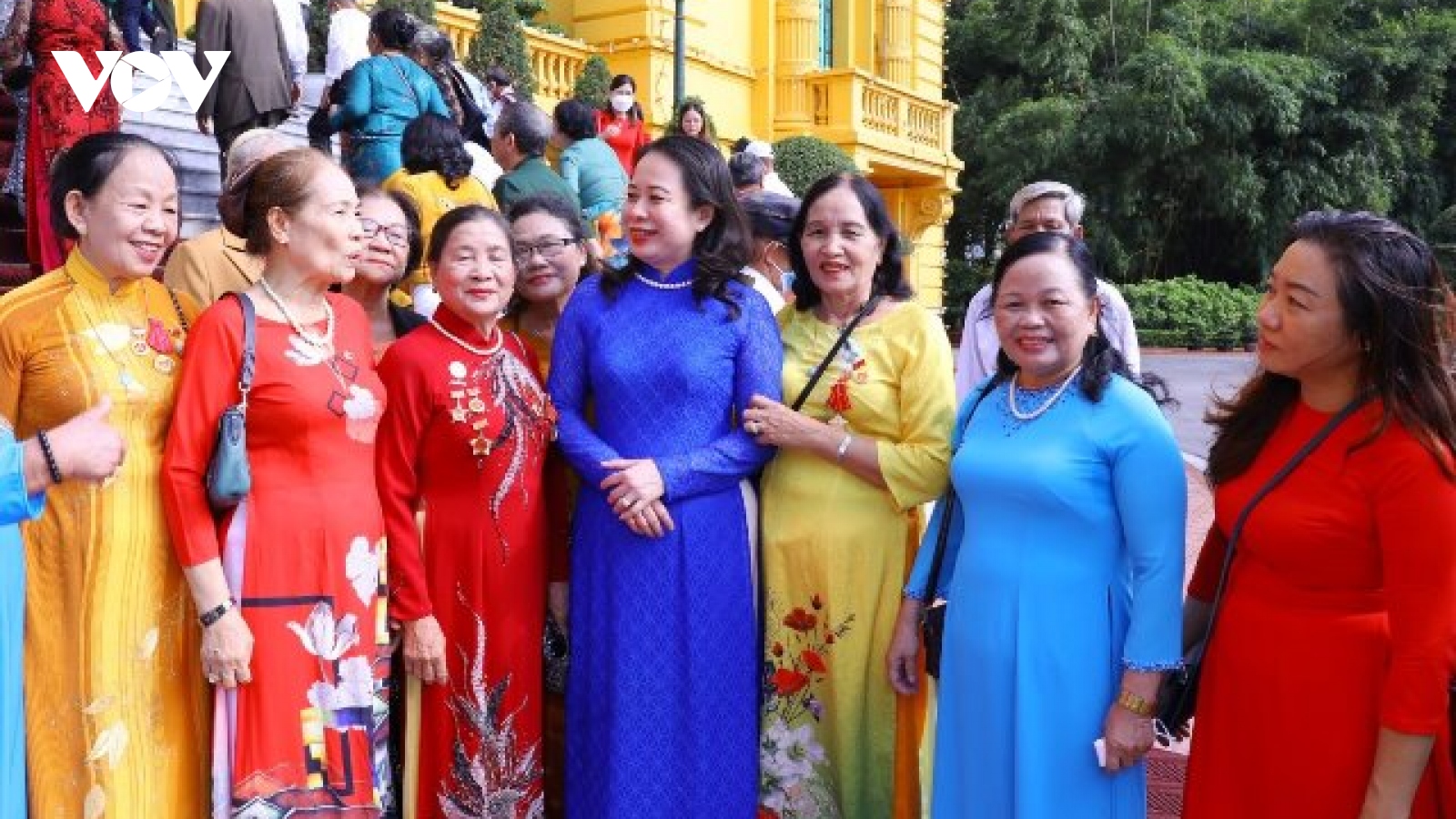Phó Chủ tịch nước Võ Thị Ánh Xuân tiếp đoàn người có công tỉnh Bình Định