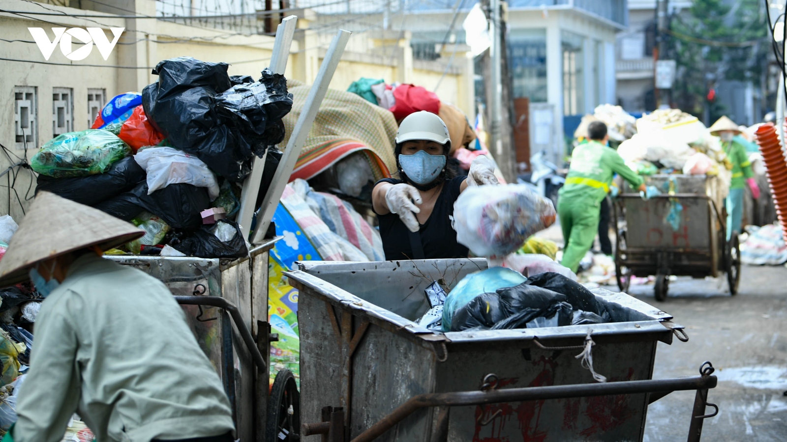 Chuyên gia nói gì về quy định xử phạt người không phân loại rác tại nguồn