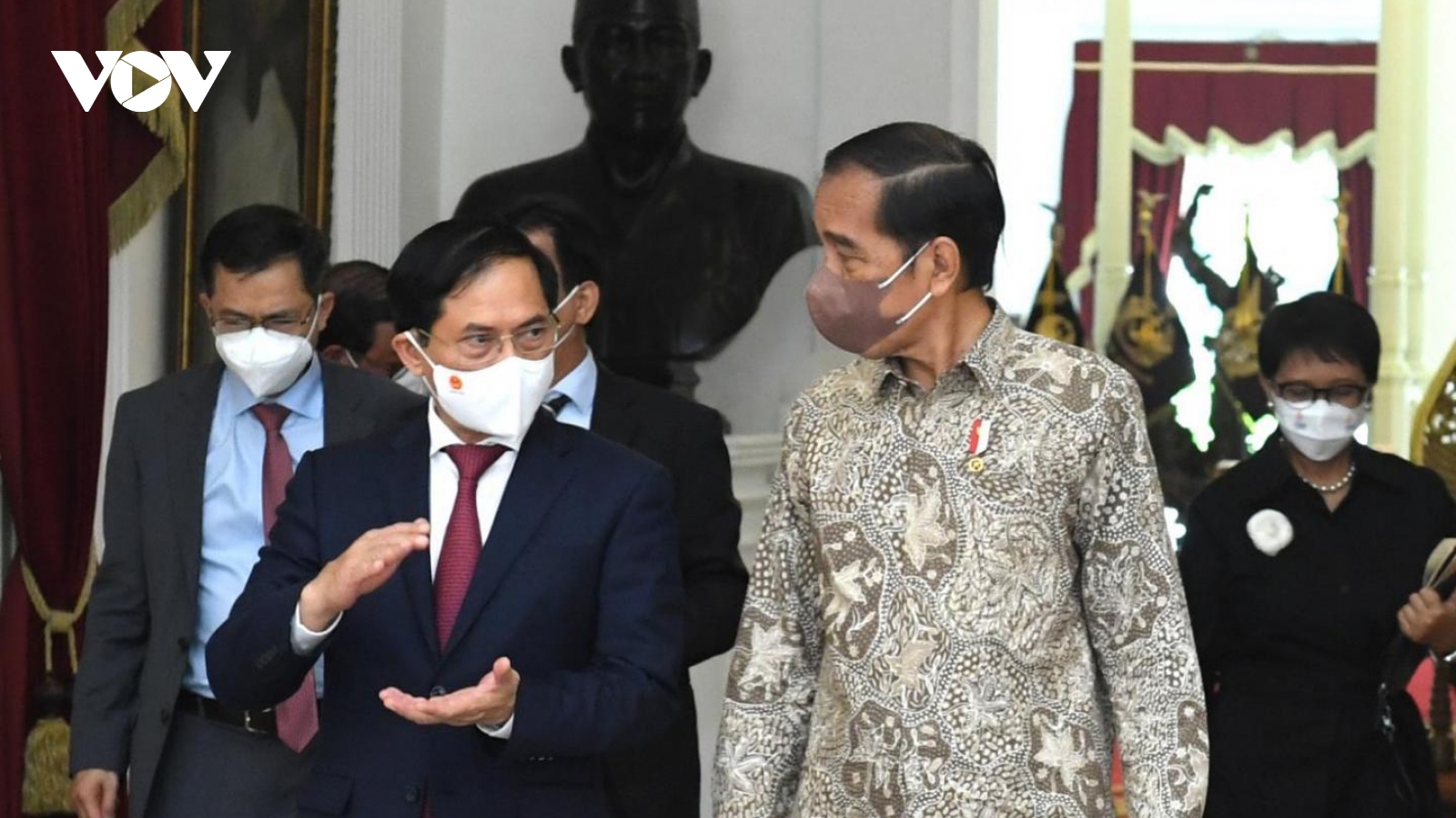 Bộ trưởng Ngoại giao Bùi Thanh Sơn tiếp kiến Tổng thống Indonesia Joko Widodo