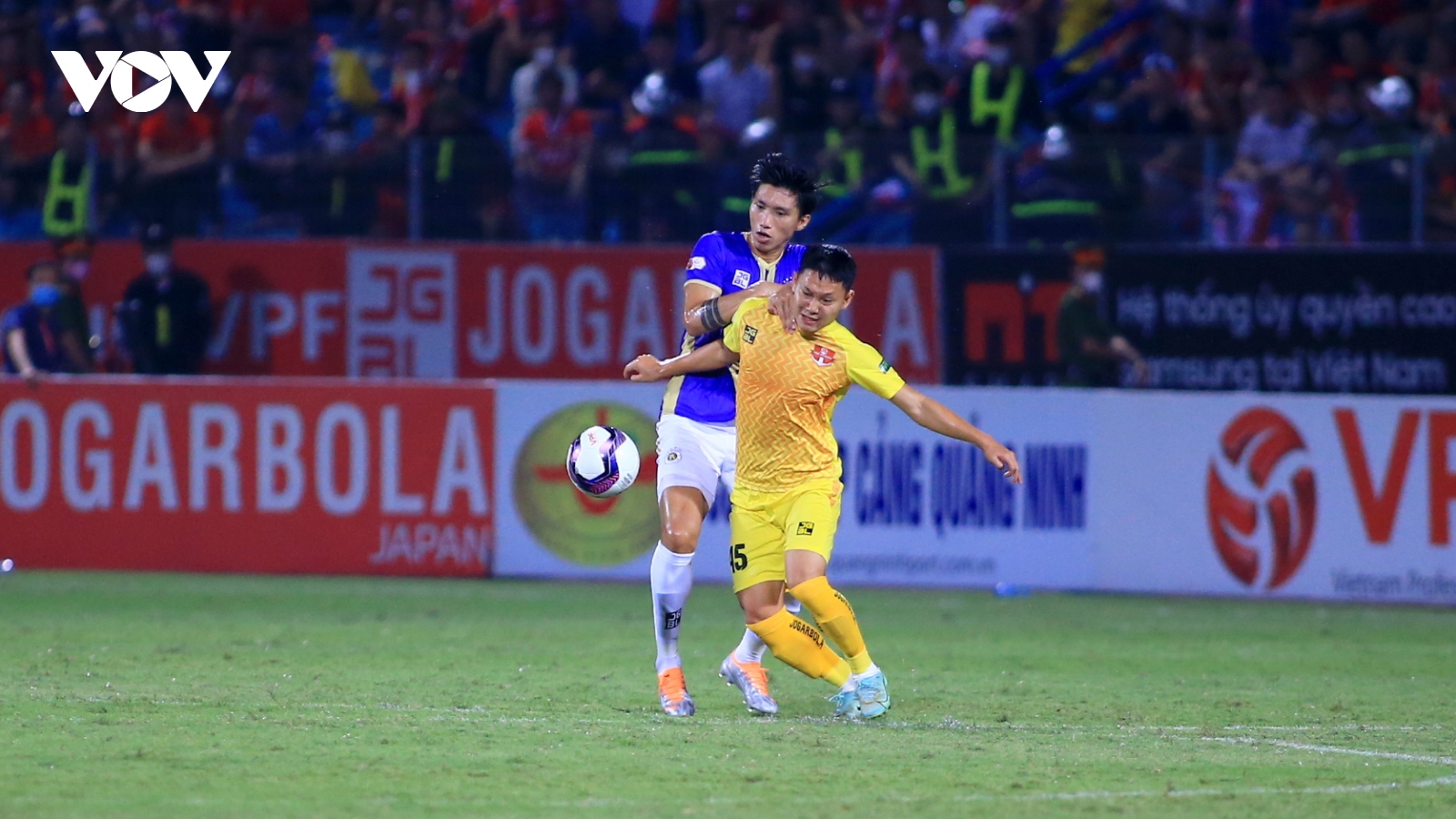 HLV Hà Nội FC xúc động khi Văn Hậu trở lại thi đấu ở V-League